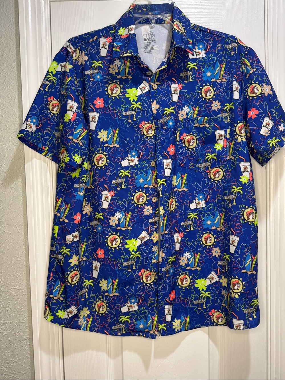 Buc-ees Beaver Men's M Camp Hawaiian Button Shirt Palm Tree Soda Cup Surfboard